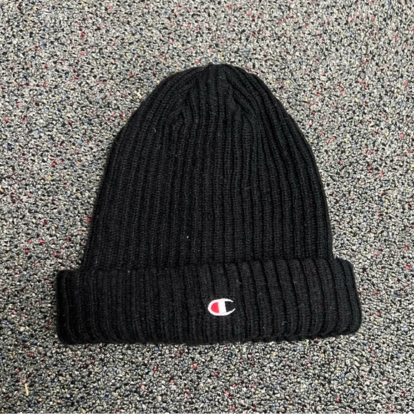 CHAMPION Black Beanie Slip On Stretch Cozy Comfy Streetwear Style Chunky Hat - Picture 2 of 7